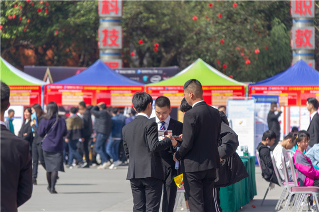 2019四川新華春季畢業生供不應求，逆襲史上最難就業季節